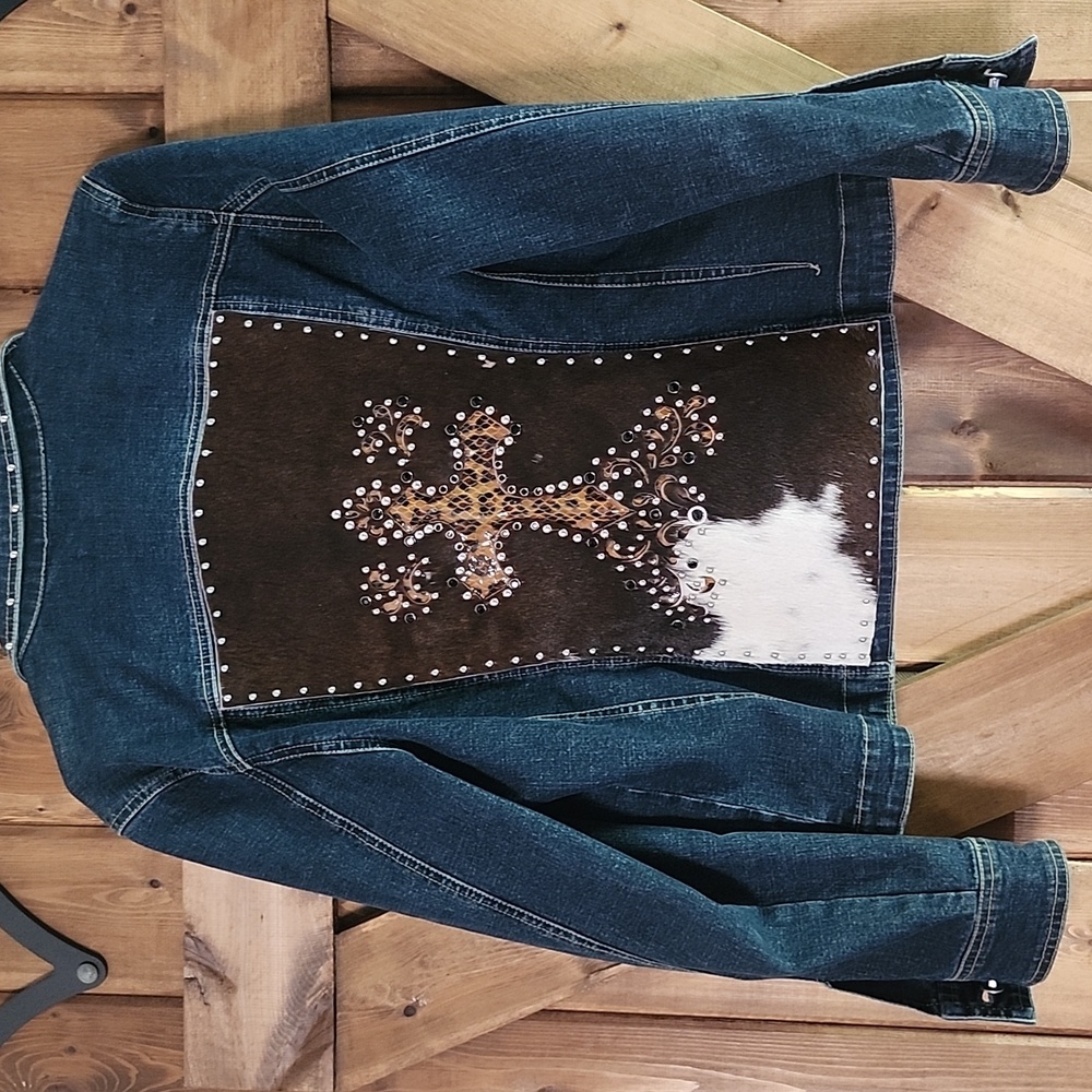 Embellished Denim Jacket - Picture 3 of 6